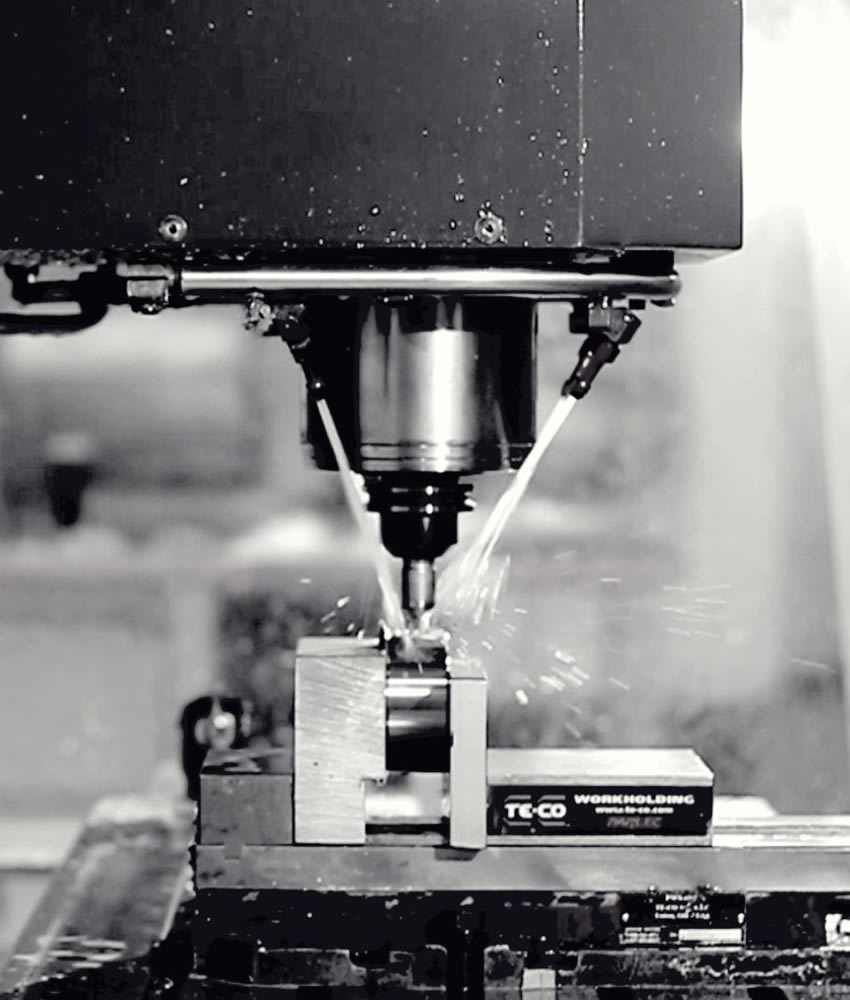 https://www.beechwoodengineering.co.uk/wp-content/uploads/2023/04/cnc-milling-1.jpg